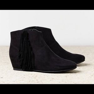 NWOT american eagle fringe booties
